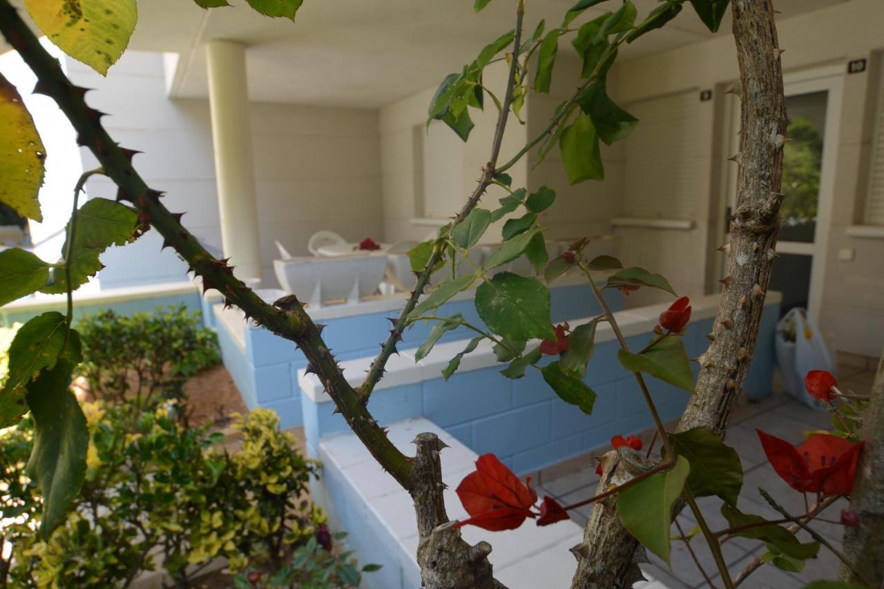Apartamentos La Arena Isla Exterior foto